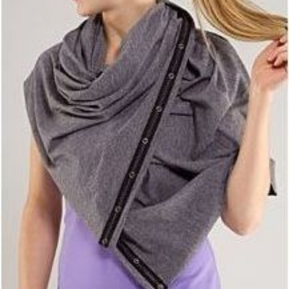 lululemon athletica Accessories - Lululemon Vinyasa Scarf Armholes/Snaps Purple